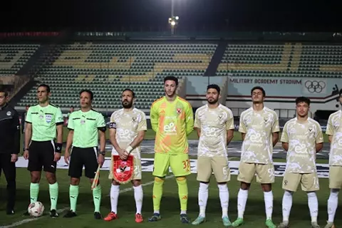 بعد 16 ثانية.. مخلوف يتسبب في ركلة جزاء على الأهلي أمام طلائع الجيش (فيديو)